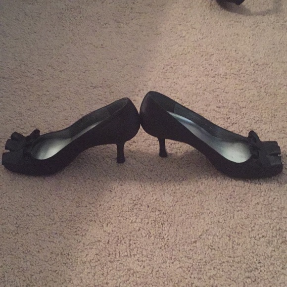 Stuart Weitzman Black Kitten Heels - Picture 5 of 6